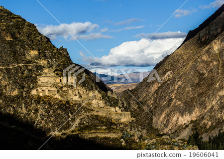 Ollantaytambo - old Inca fortress 19606041