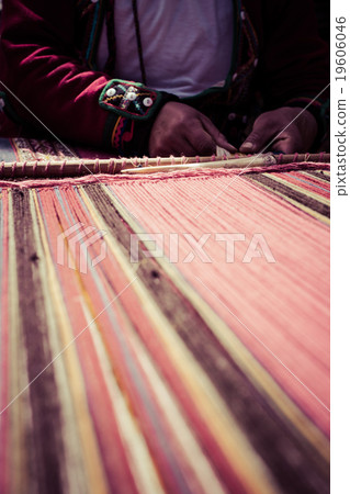 Traditional hand weaving in the Andes Mountains 19606046