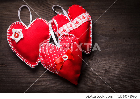 Handmade red hearts 19607860