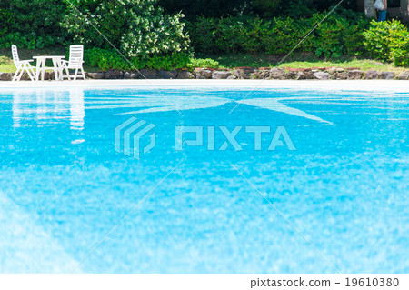 游泳池 19610380