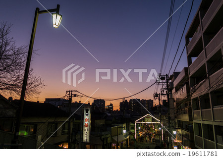Dusk scenery in Yanaka downtown Tokyo Dusk scenery in Yanaka downtown Tokyo 19611781
