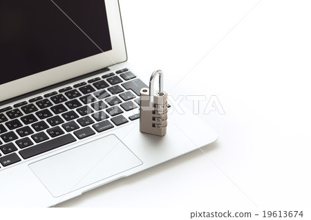 Personal computer and padlock office security Personal computer and padlock office security 19613674