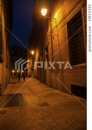 Bologna alley back 2 19615383