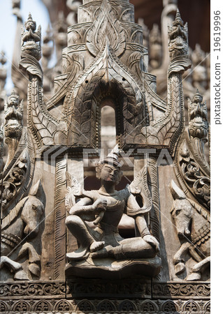 Carving detail of Shwenandaw Kyaung Temple Carving detail of Shwenandaw Kyaung Temple 19619996