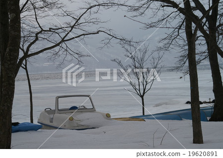 冬天的小船 19620891