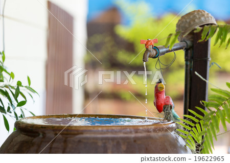 The faucet was turned into a drip into a blister. The faucet was turned into a drip into a blister. 19622965