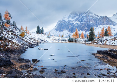 Limides Lake and Mount Lagazuoi, Dolomites Limides Lake and Mount Lagazuoi, Dolomites 19623011