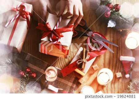 Christmas gift packaging hand wood Christmas gift packaging hand wood 19624081