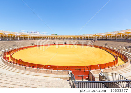 bullfight arena stadium 19635277