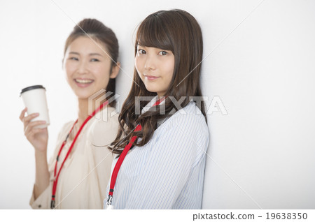 two businesswomen two businesswomen 19638350