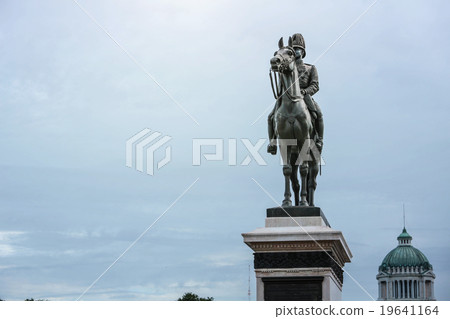 Supreme king of siam statue of THAILAND. (RAMA V) Supreme king of siam statue of THAILAND. (RAMA V) 19641164
