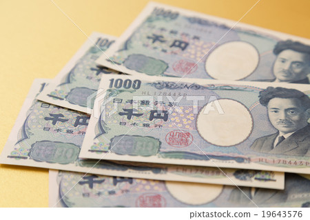 Money money back 19643576