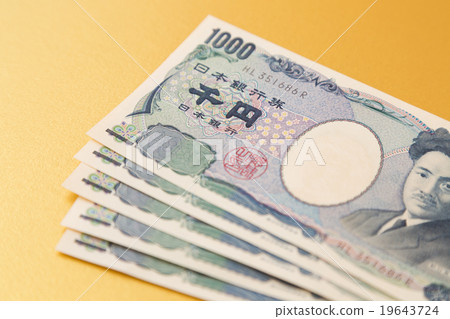 Money money back 19643724