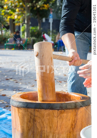 Mochi-yuki Year-end / New Year tradition event Mochi with rice cake rice cake event procedure in Mochi Mochi-yuki Year-end / New Year tradition event Mochi with rice cake rice cake event procedure in Mochi 19645301