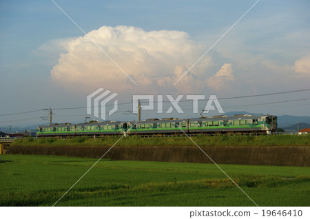 Aichi ring train · August 19646410