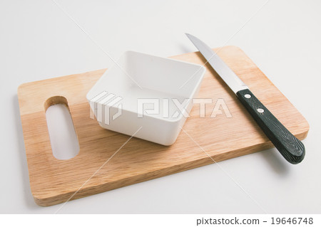 Wooden chopping block, knife, bowl, kitchenware  Wooden chopping block, knife, bowl, kitchenware  19646748