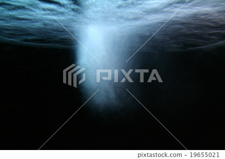 Bubbles in water Bubbles in water 19655021