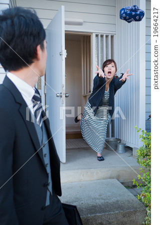 一對夫妻住在一起 一對夫妻住在一起 19664217