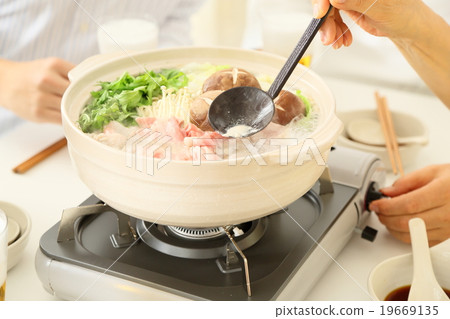 Family hot pot image warm color Family hot pot image warm color 19669135