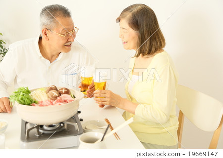 Family hot pot image warm color 19669147
