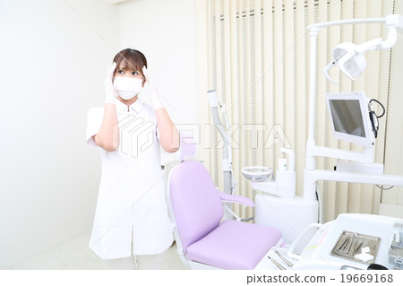 Dental clinic (hygienist · dentist · staff) image Dental clinic (hygienist · dentist · staff) image 19669168