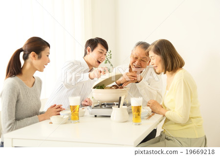Family hot pot image warm color Family hot pot image warm color 19669218