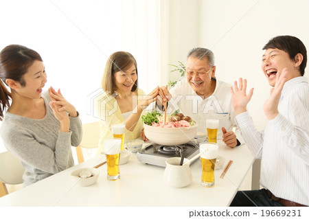 Family hot pot image warm color 19669231