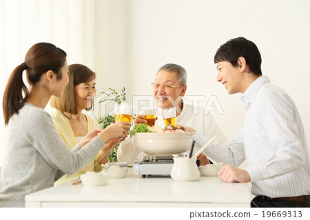 Family hot pot image warm color Family hot pot image warm color 19669313
