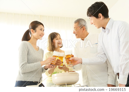 Family hot pot image warm color Family hot pot image warm color 19669315