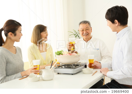 Family hot pot image warm color Family hot pot image warm color 19669400