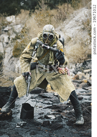 Nuclear apocalypse survivor 19671012