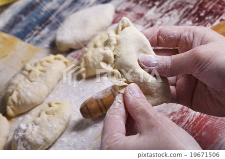 cooking homemade pies 19671506