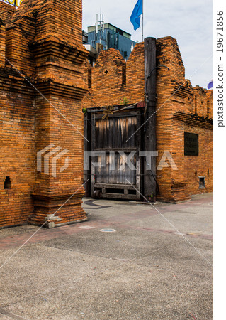 thapae gate 19671856