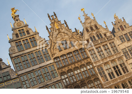 Ancient guild houses 19679548