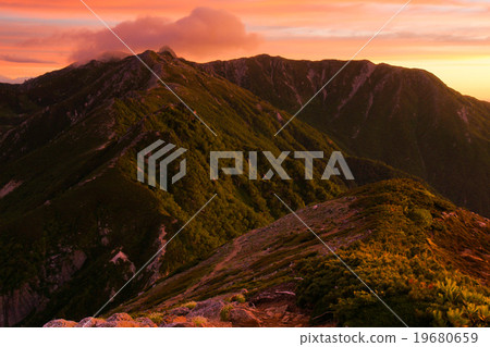 From the Central Alps, Hido Dake, you can see Kiso Komagatake at Dawn and Mt. Late July. From the Central Alps, Hido Dake, you can see Kiso Komagatake at Dawn and Mt. Late July. 19680659
