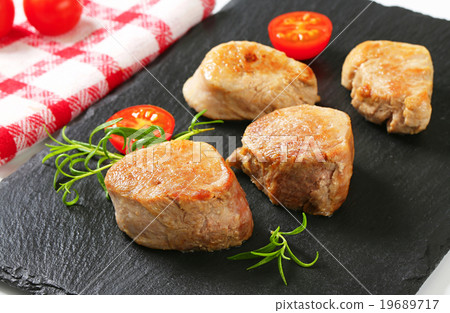 Pan-seared pork medallions Pan-seared pork medallions 19689717