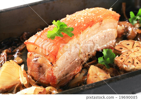 Roast pork belly 19690085