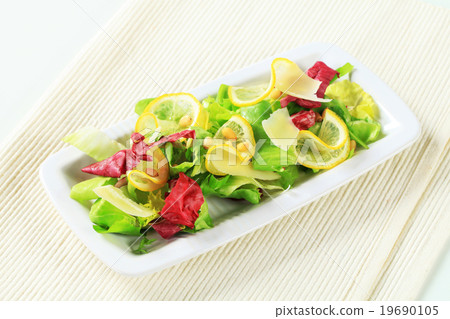 Refreshing salad 19690105