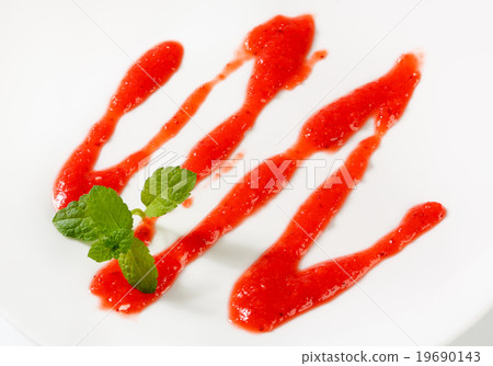 Strawberry drizzle sauce 19690143