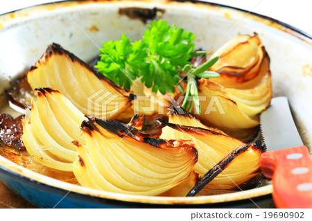 Pan roasted onion 19690902