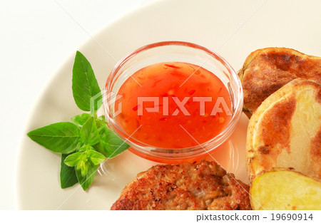 Vegetable patty with potatoes and spicy dip 19690914