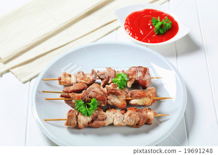 Pork skewers 19691248