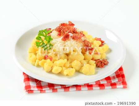 Small potato dumplings with bacon and cabbage Small potato dumplings with bacon and cabbage 19691390