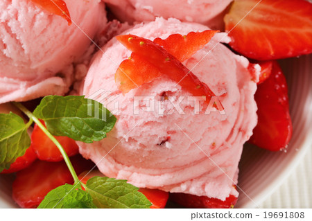 Strawberry sherbet Strawberry sherbet 19691808