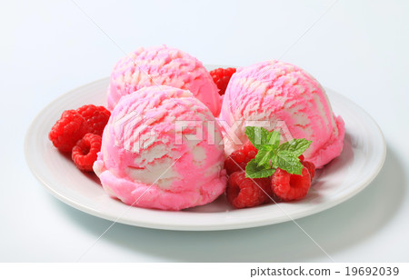 Raspberry ice cream Raspberry ice cream 19692039