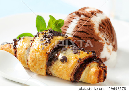 Chocolate crescent roll with ice cream Chocolate crescent roll with ice cream 19692578