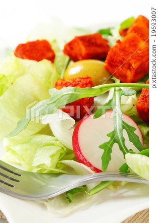 Fresh vegetable salad with diced cheese Fresh vegetable salad with diced cheese 19693007