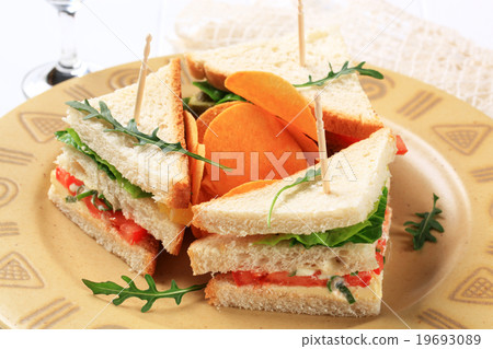 Vegetable Sandwiches and crisps Vegetable Sandwiches and crisps 19693089