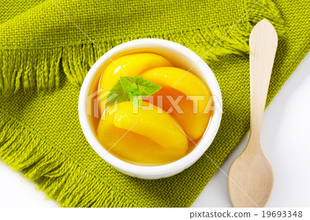 Canned peach halves Canned peach halves 19693348