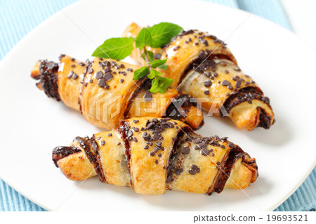 Chocolate chip crescent rolls Chocolate chip crescent rolls 19693521